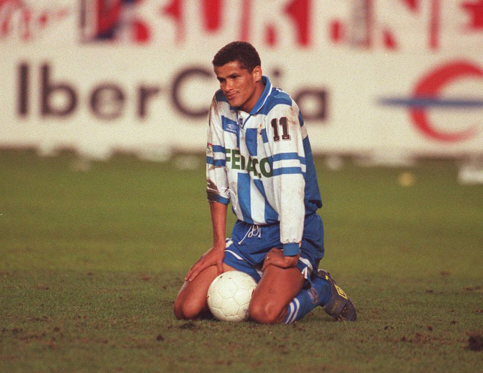 以他丰富的 以他丰富的